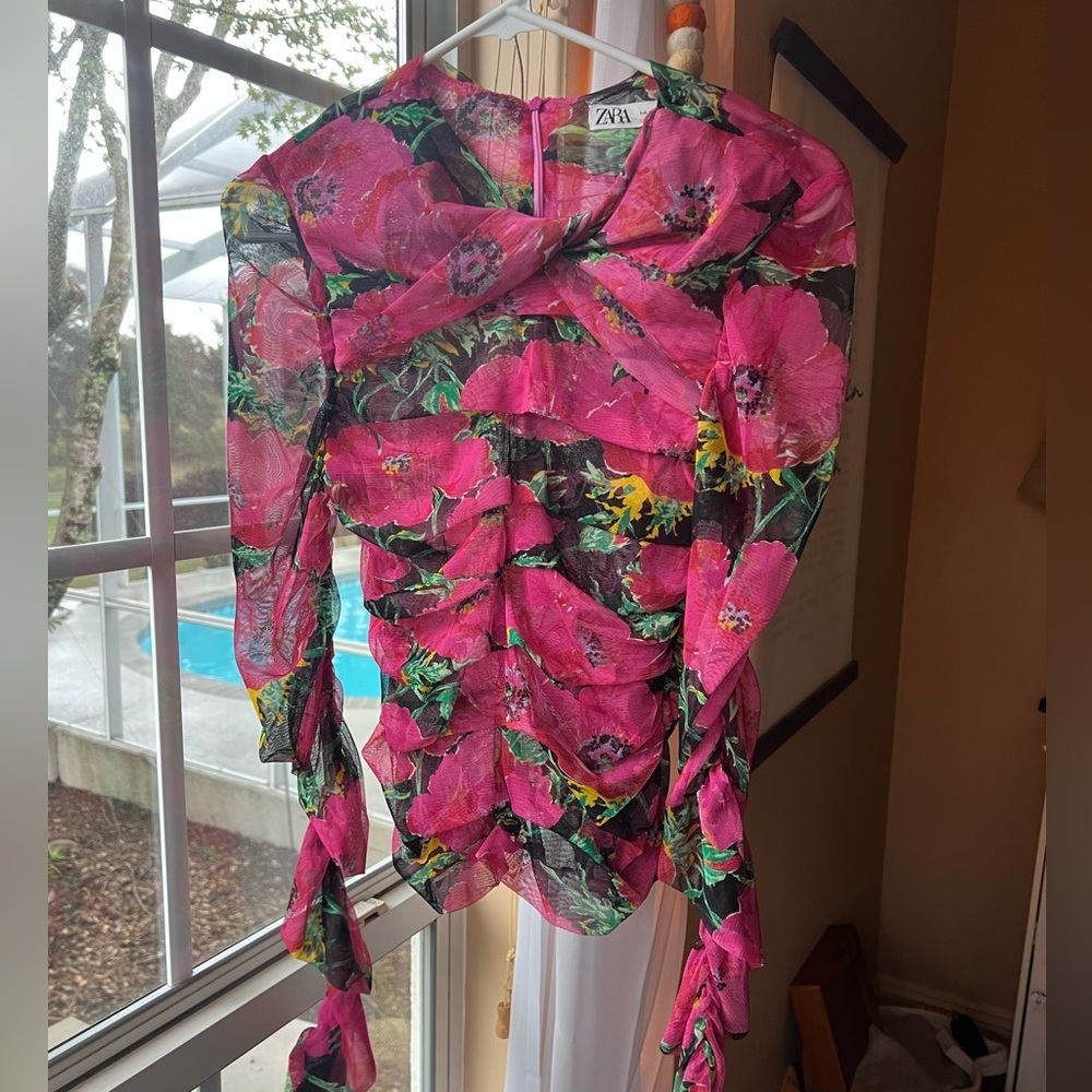 Zara Pink Floral Tulle Ruched Long Sleeve Top w/ Thumb Holes Mesh